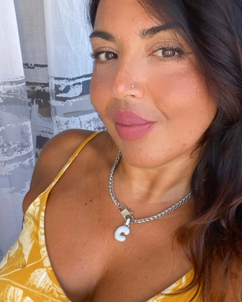 Collana Crystal con iniziale bombata Strass