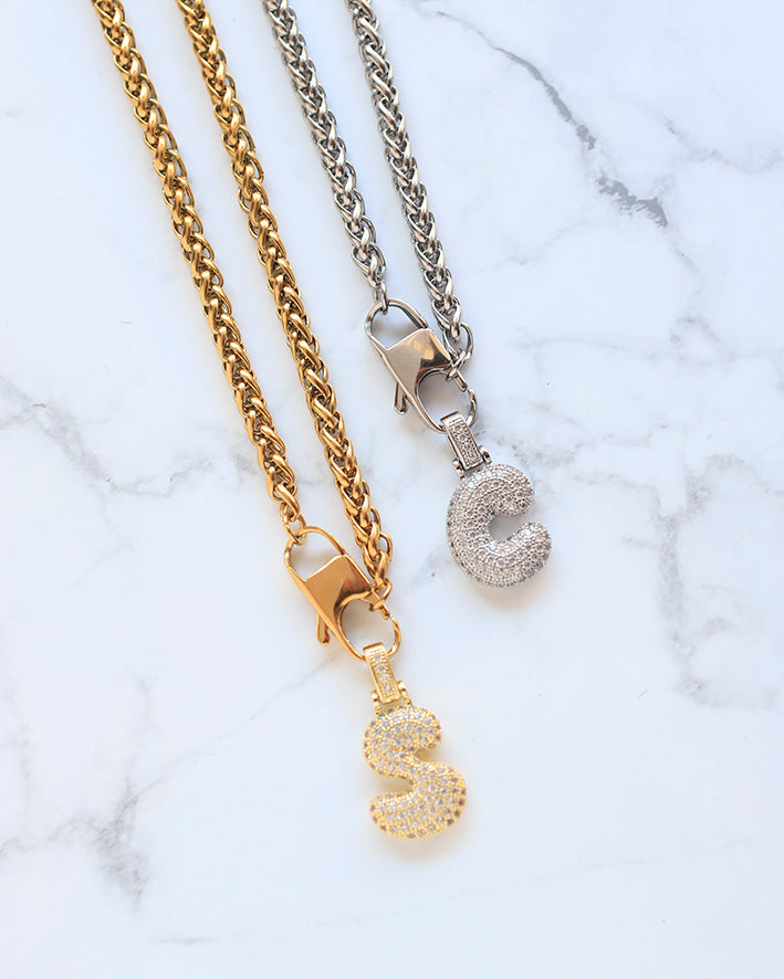 Collana Crystal con iniziale bombata Strass
