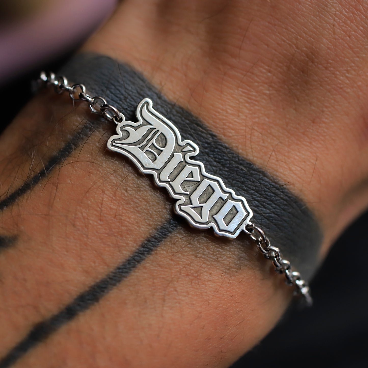 Bracciale nome gotico