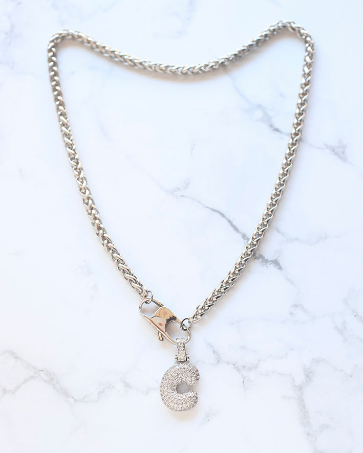 Collana Crystal con iniziale bombata Strass