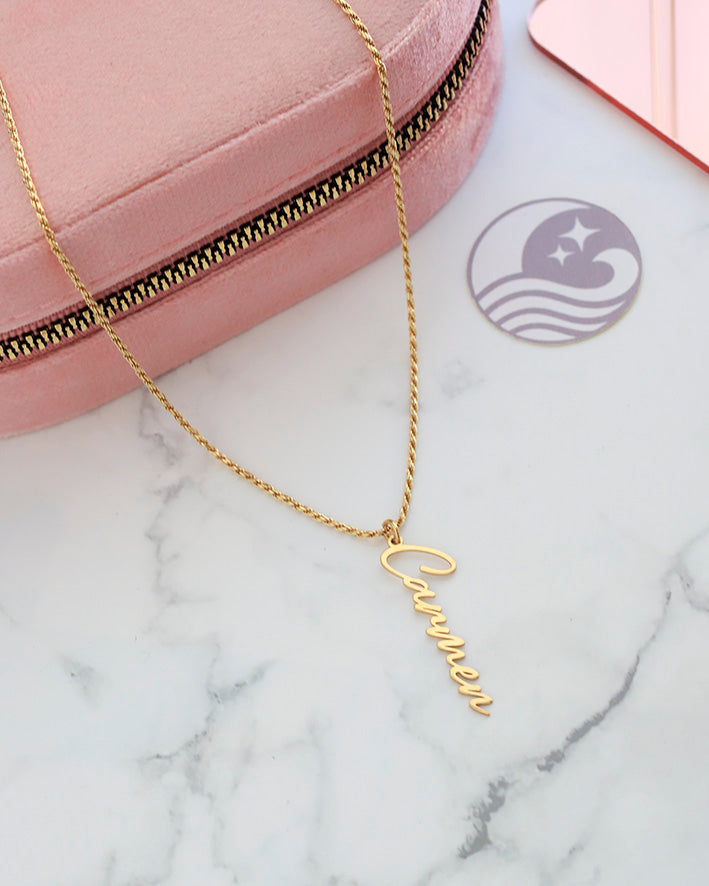 Collana Corda con Nome Verticale