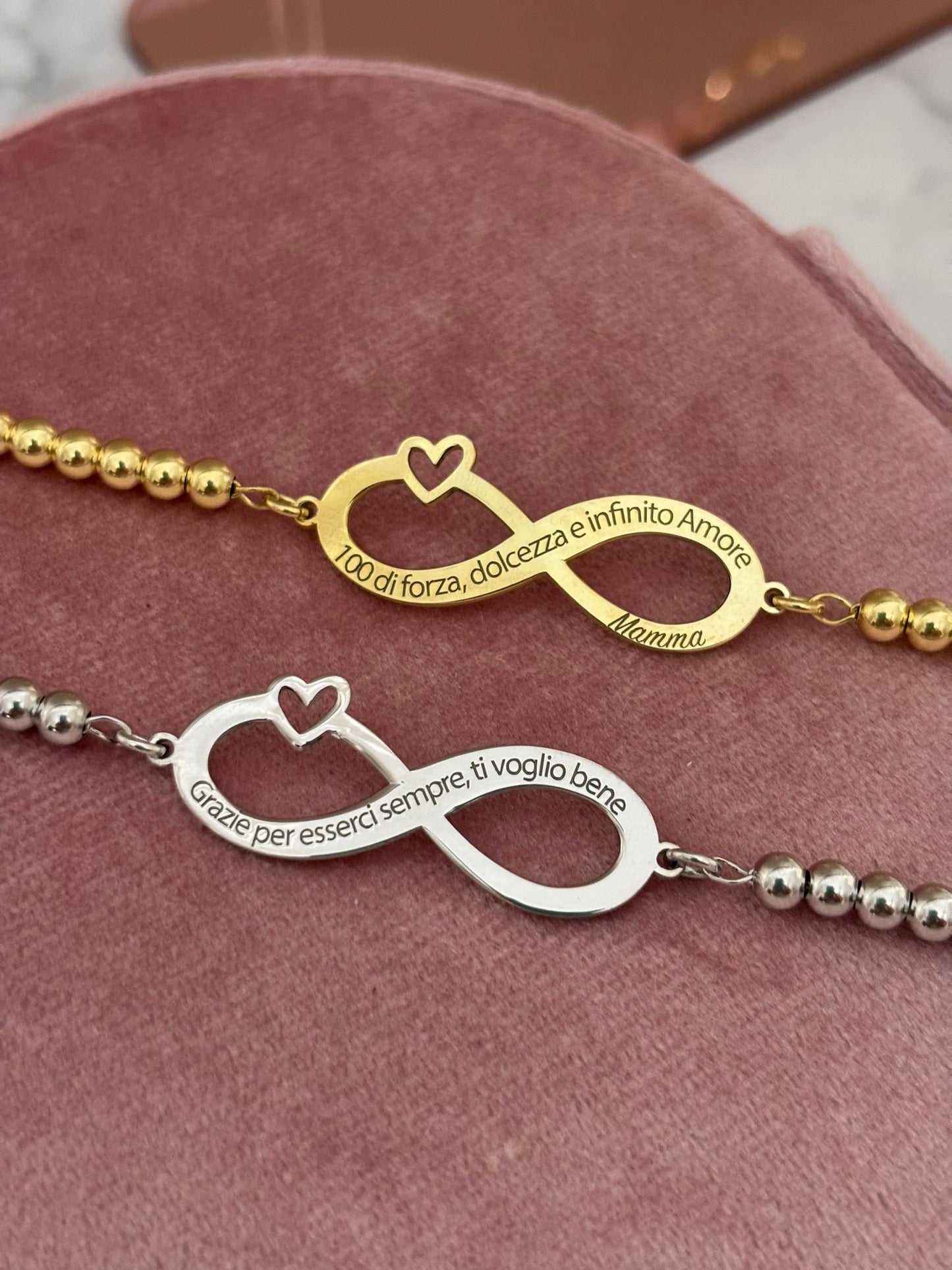 Bracciale Infinito con Cuore Personalizzabile